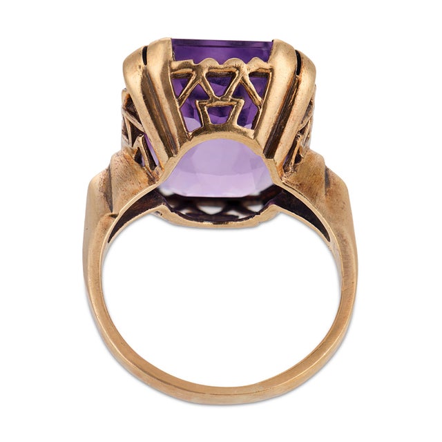 Vintage 10.80 Carat Amethyst 10k Yellow Gold Ring, Size 7.25 For Sale In Los Angeles - Image 6 of 6