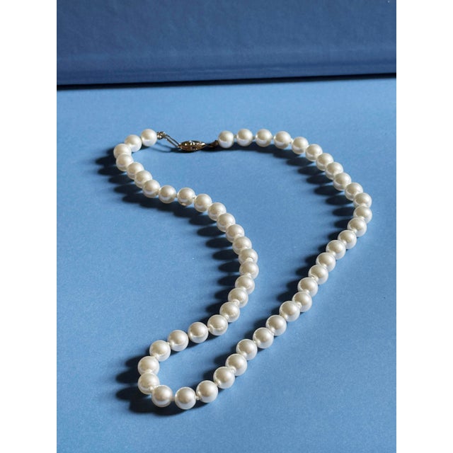 Victorian Vintage Mid Century Glass Faux Pearl Necklace With Filigree Fishhook Clasp For Sale - Image 3 of 6