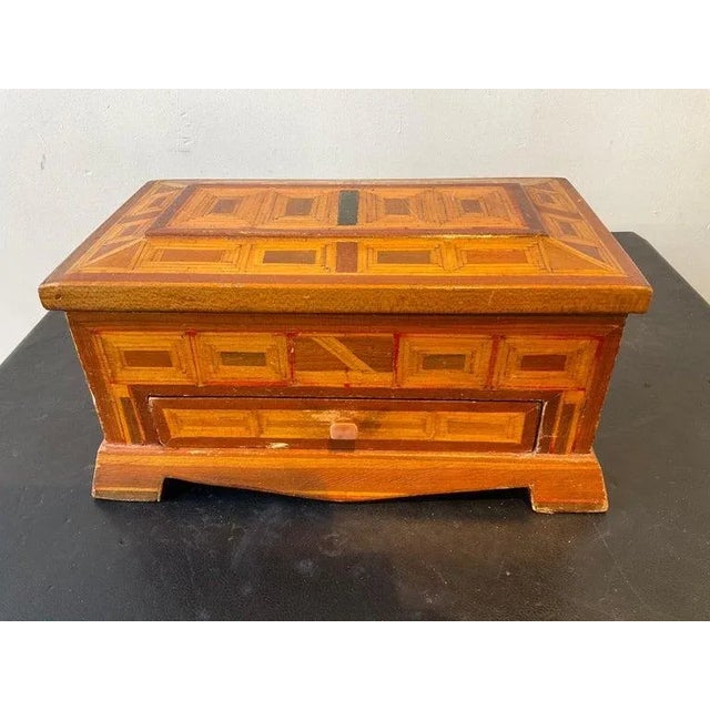 1910 Jewlry box made of matchsticks. Mirror is cracked.