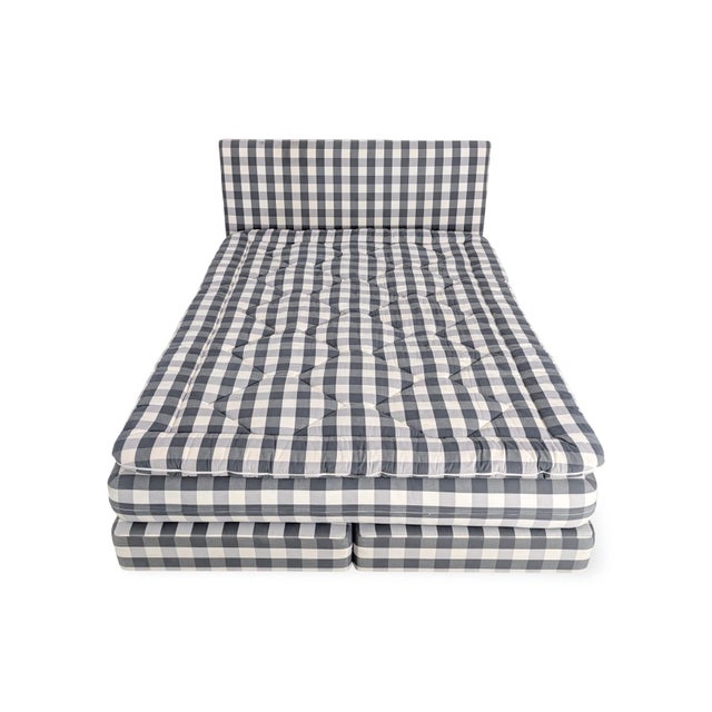 Postmodern Luxuria Firm Double Bed from Hästens For Sale - Image 3 of 17