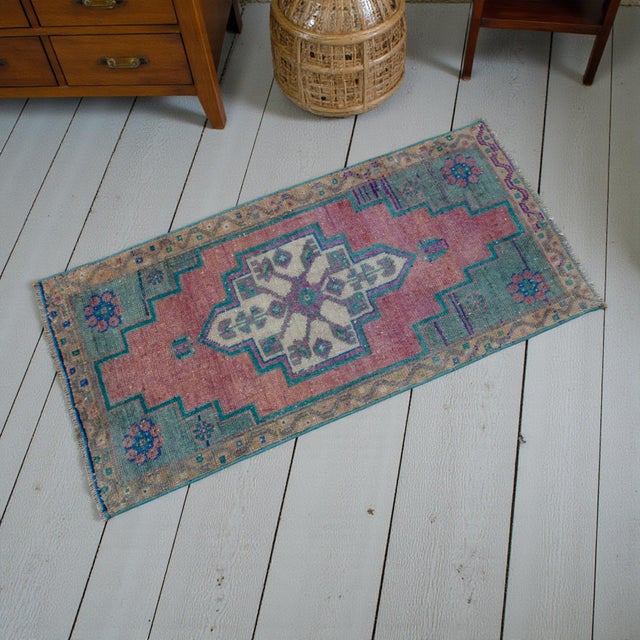 Small Vintage Oushak Rug 2x3 Pink Blue Turkish Hand Knotted Wool Mat 1'7"x3'4" This charming hand-knotted Oushak rug...