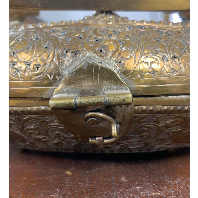 Vintage Ornate Brass Evening Bag / Vanity Purse | Engraved Metal Handbag For Sale In San Francisco - Image 6 of 10