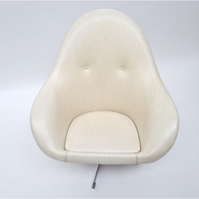 Swedish Leatherette Swivel Lounge Chair, 1960s, in Good conditions. Designed 1960 to 1969