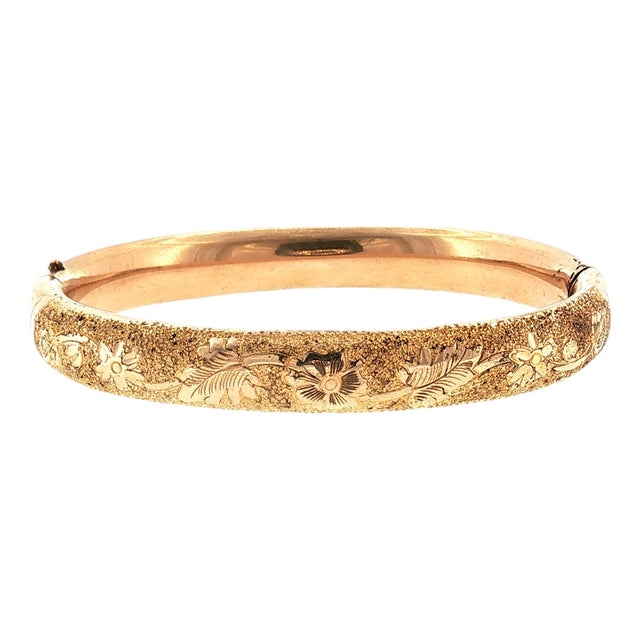 Late Victorian Yellow Gold Filled Repoussé Hinged Bracelet For Sale