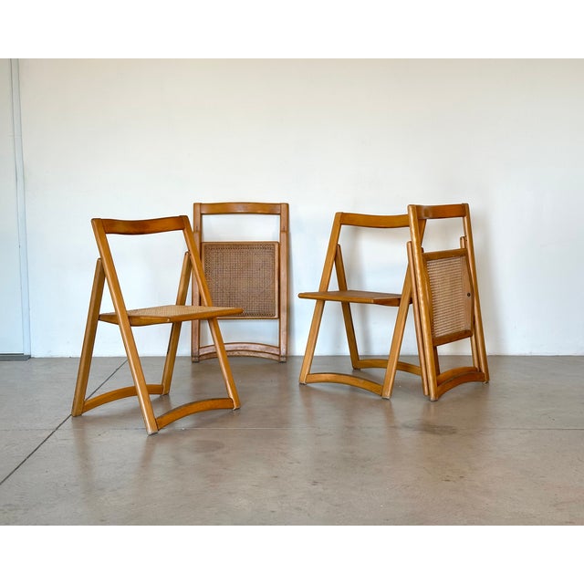 Mid-Century Modern Vintage Folding Chairs in Ash and Vienna Straw, 1970s, Set of 4 For Sale - Image 3 of 18