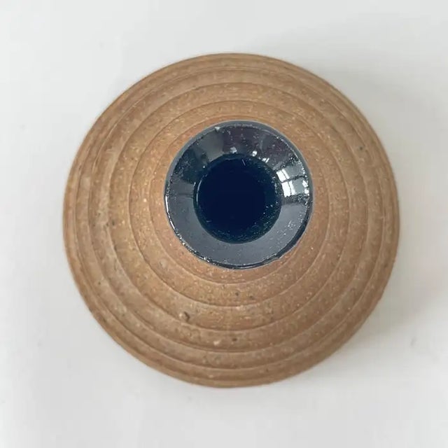 Late 20th Century Guenther Art Studio Pottery Bud Vase, Usa, 1984 For Sale - Image 5 of 8