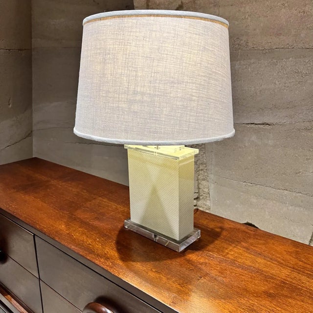 Modern 1970s Modern Square Lucite Table Lamp For Sale - Image 3 of 12