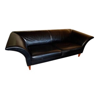 1990s Modern European Freestanding Black Leather Sofa For Sale