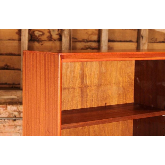 Mid-Century Glazed Mahogany Bookcase by Herbert E. Gibbs, 1970s For Sale - Image 4 of 13