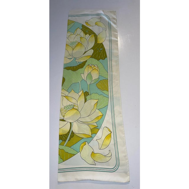 Contemporary Hermès A Volé Fleur De Lotus 1985 For Sale - Image 3 of 5