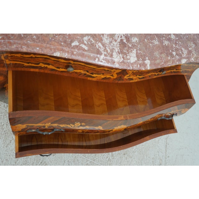 1950s French Louis XV Marquetry Inlaid Marble Top Commode For Sale - Image 4 of 17