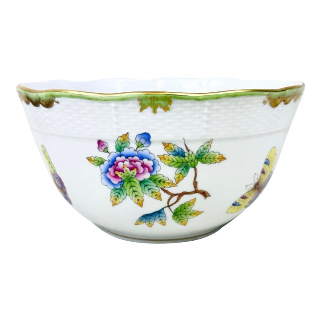 Vintage Hand-Painted Herend Hungary Queen Victoria Porcelain Bowl For Sale