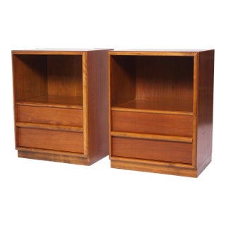 T.h. Robsjohn-Gibbings for Widdicomb Nightstands Set of 2 For Sale