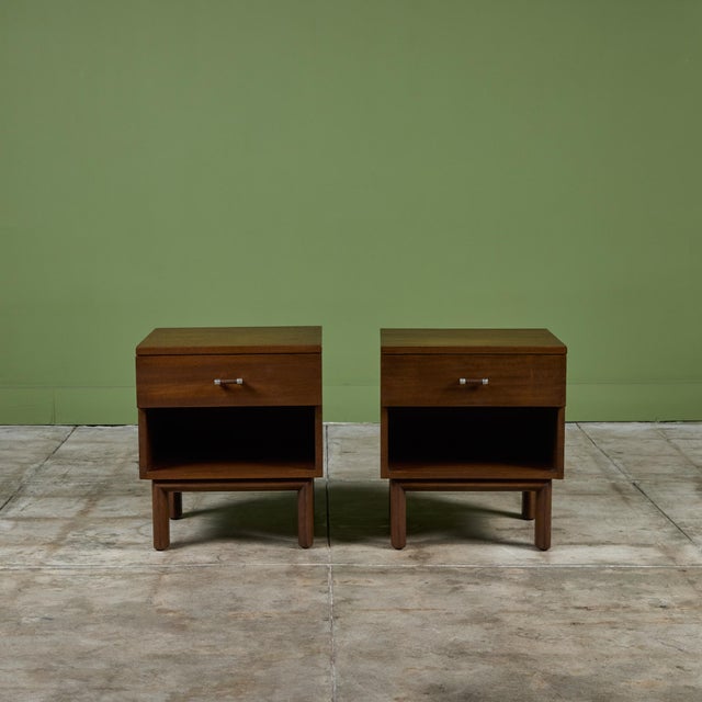 Brown Saltman Pair of Mahogany Nightstands by John Keal for Brown Saltman For Sale - Image 4 of 12