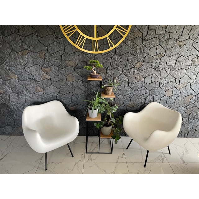 Mid-20th Century Modernism White RM58 Armchairs by Roman Modzelewski for Vzór, 2016, Set of 2 For Sale - Image 14 of 18