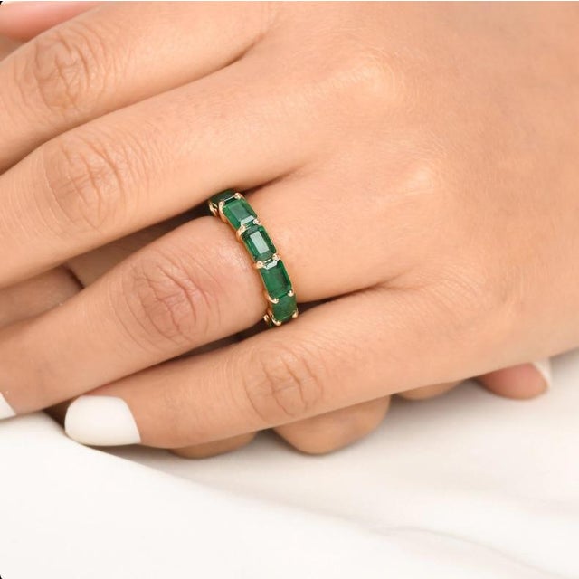 Contemporary Natural 6.75 cts Zambian emerald ring 14k gold For Sale - Image 3 of 18
