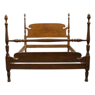 Ethan Allen / Baumritter Heirloom Nutmeg Maple Colonial Early American Full Size Four Poster Bed 588 For Sale