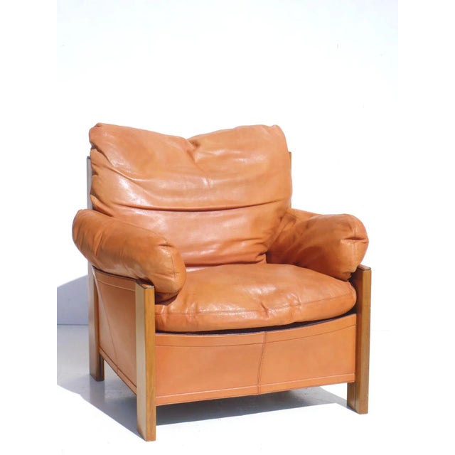 - Rare leather armchair with ottoman - Artona collection for Maxalto, 1975 - Walnut and leather - Armchair: h 85 x w 80 x...
