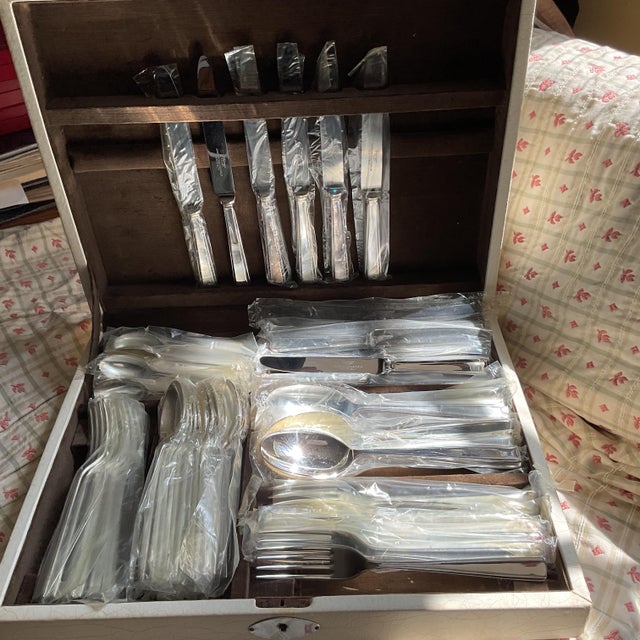New 1980s Silver Flatware, 84 Pieces Set , Leighton With Storage For Sale - Image 14 of 18