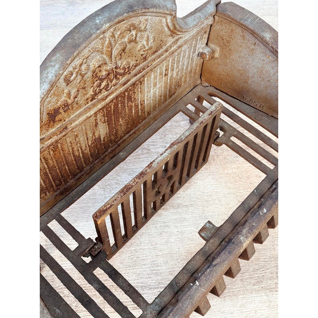 Antique Victorian Cast Iron Fireplace Coal Grate W/ Fleur De Lis Motif For Sale - Image 9 of 12
