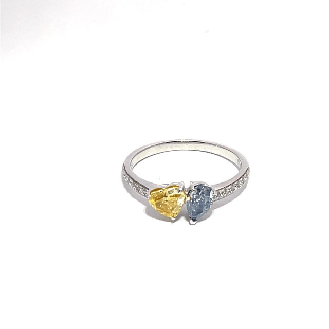 Modern 18k White Gold Heart and Pear Shape Diamond Ring, Size 6.75 For Sale - Image 3 of 10