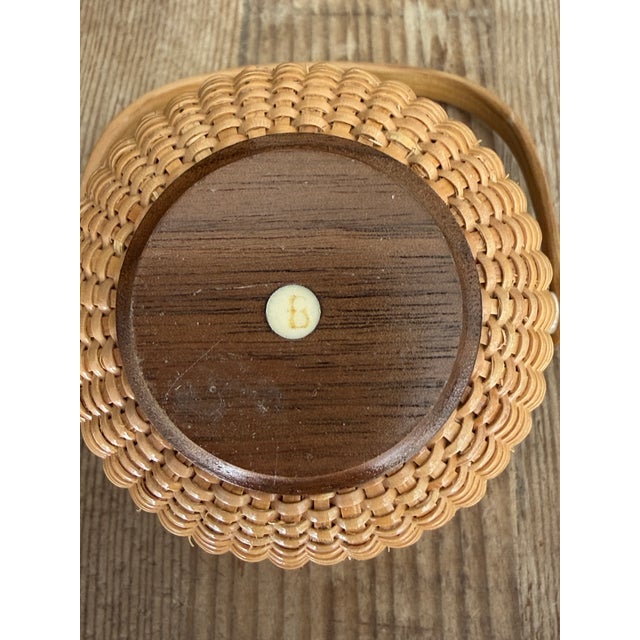 Woven Nantucket Basket Signed For Sale In Miami - Image 6 of 9