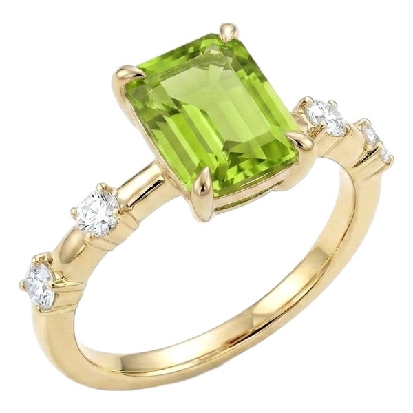 Peridot Emerald Cut Stacking Ring - Dainty August Birthstone Ring for Woman Us 7 For Sale
