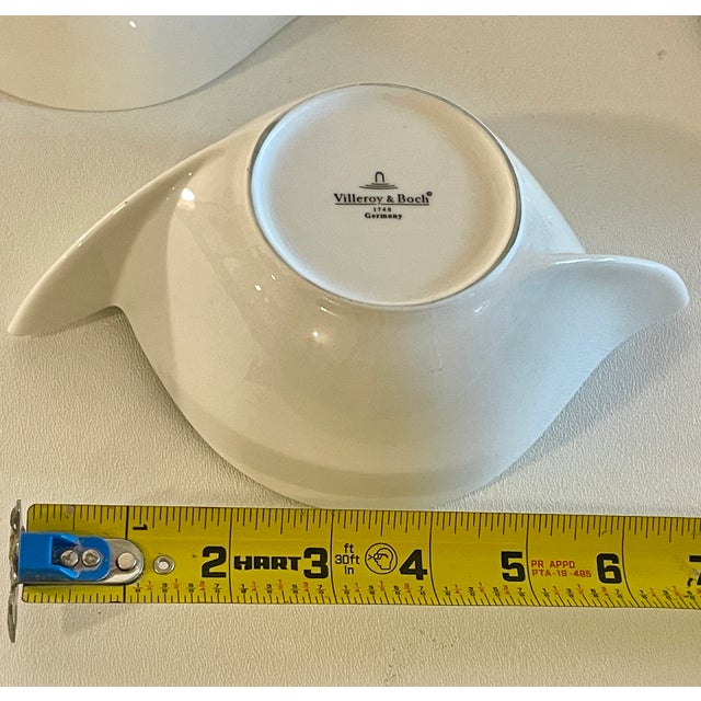 1990s 1990s Postmodern Villeroy & Boch "Flow" White Porcelain Handled Bowls - Set of 4 For Sale - Image 5 of 8