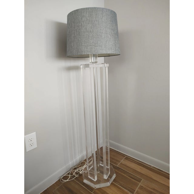 Postmodern Vintage 1970s Postmodern Lucite Columnar Floor Lamp For Sale - Image 3 of 4
