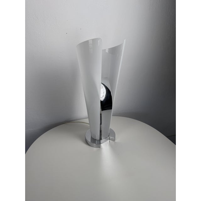 1980s Vintage Italian Table Lamp in White Glass, 1980s For Sale - Image 5 of 8