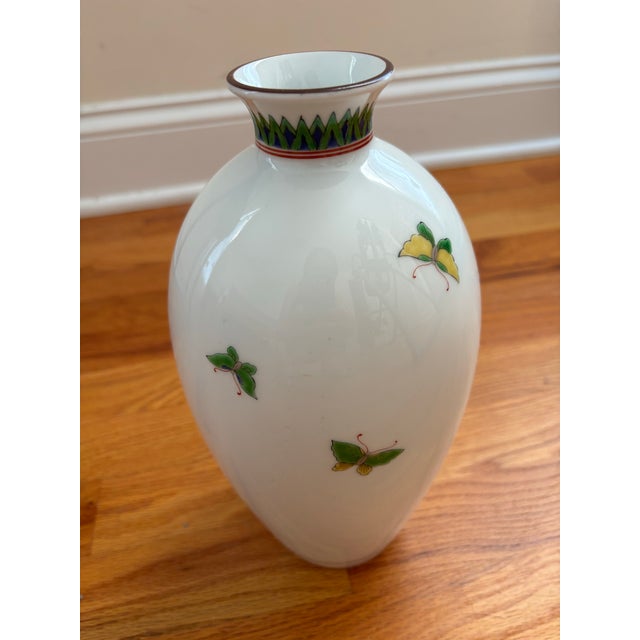 An exquisite vintage Japanese porcelain baluster vase crafted by the historic Fukagawa Seiji (Fukagawa Porcelain Company)...