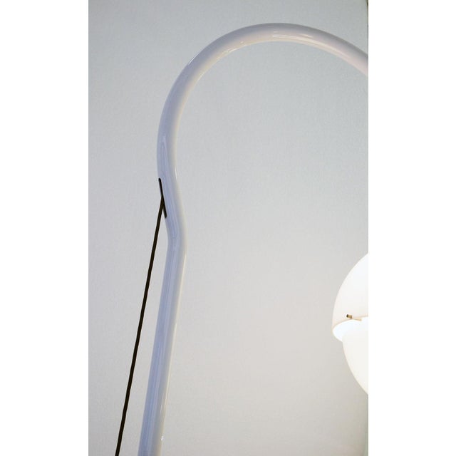 White Mod. 4055 Floor Lamp by Bandini Buti for Kartell, 1960s For Sale - Image 8 of 14