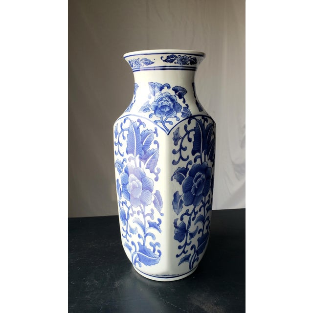 Blue Large Vintage Botanical Chinoiserie Blue and White Hexagonal Vases - A Pair For Sale - Image 8 of 10