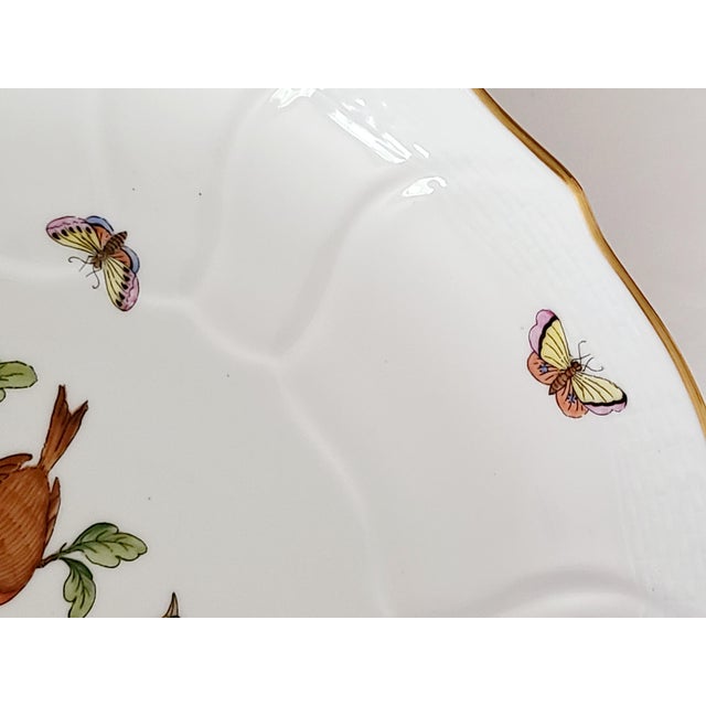 1960s Herend Rothschild Bird 1960s Porcelain Scalloped Rim 10.5" Vegetable Bowl - Discontinued - For Sale - Image 5 of 8