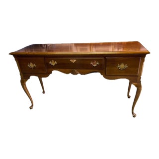 Late 20th Century American Craftsman Stanley Queen Anne Style Console Table For Sale