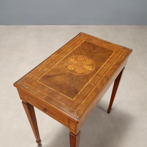 Wood Neoclassical Coffee Table in Walnut For Sale - Image 7 of 10