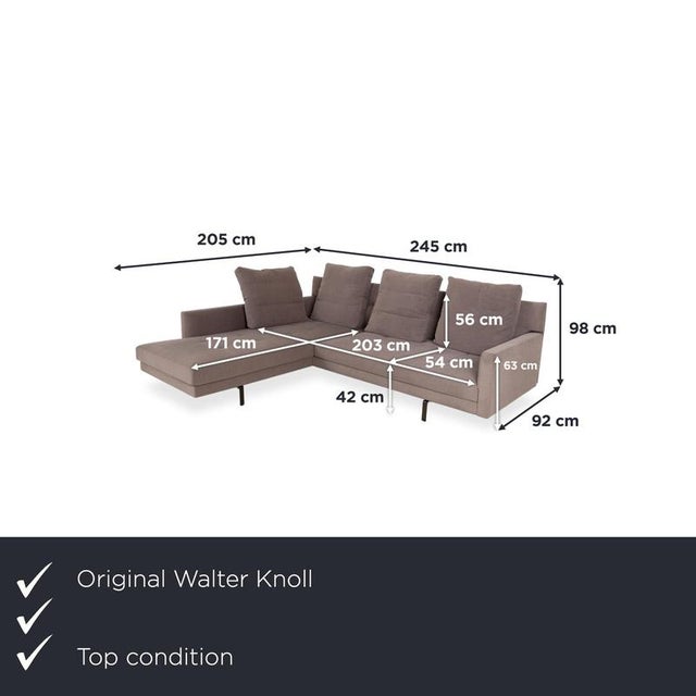 Designed in 2012 by the Viennese design studio EOOS for Walter Knoll, the Gordon sofa showcases the understated side of...