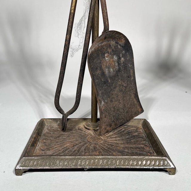 Antique Federal Style Brass and Iron Fireplace Set—Five Pieces For Sale - Image 13 of 14