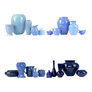 Top 20 Shades of Cornflower Vintage Ceramics Instant Collection For Sale