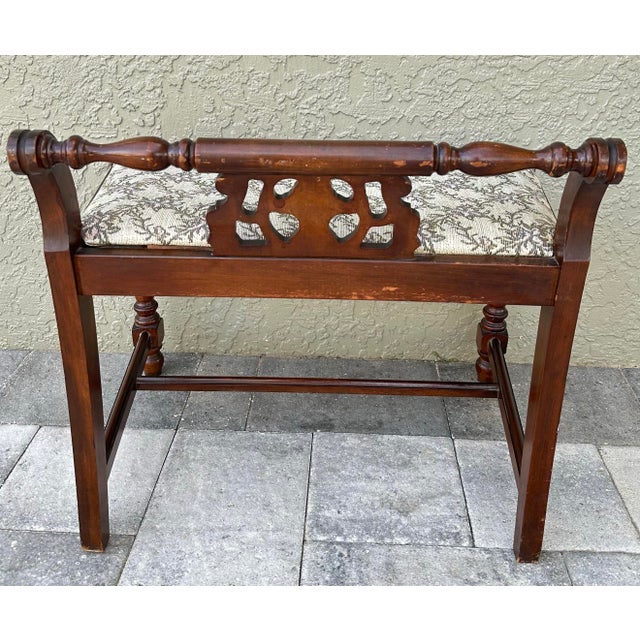 Traditional Early/Mid 20th Century Wood Vanity Boudoir Bench/Chair For Sale - Image 3 of 9