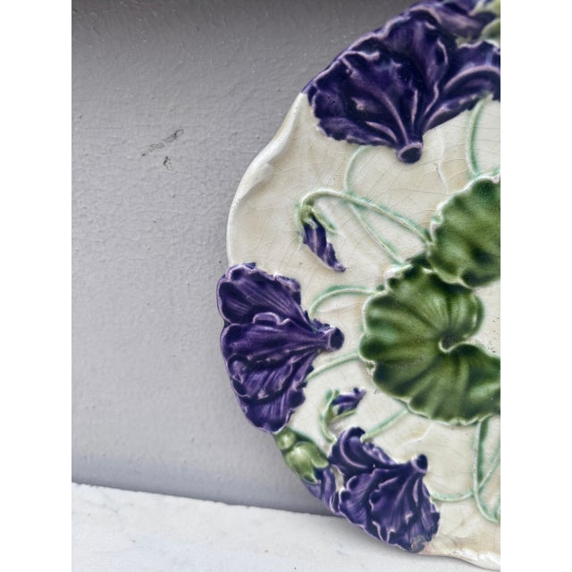 Art Nouveau Majolica Cyclamens Plate Schultz Cilli, Circa 1900 For Sale - Image 3 of 4