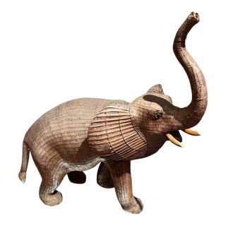 Vintage Chinese Wicker Elephant Box, Hand-Woven Rattan, Mid-Century For Sale