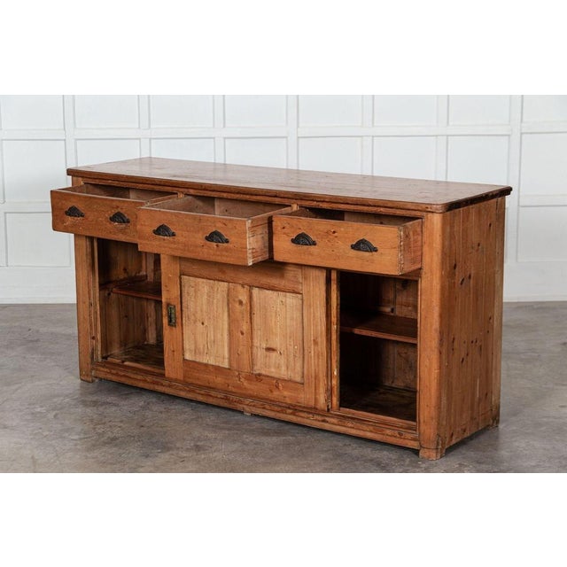 Large 19th Century English Pine Dresser Base, 1880s For Sale - Image 4 of 17