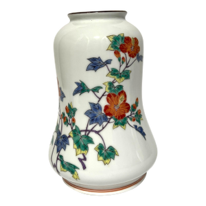 VIntage Kakiemon Vase With Delicate Painting of Flowers and Signed Akiyama