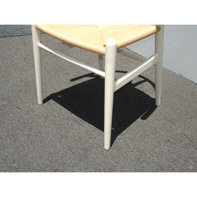Vintage White Wishbone Chair Hans J. Wegner Designed for Carl Hansen & Søn Ch24 For Sale - Image 9 of 10