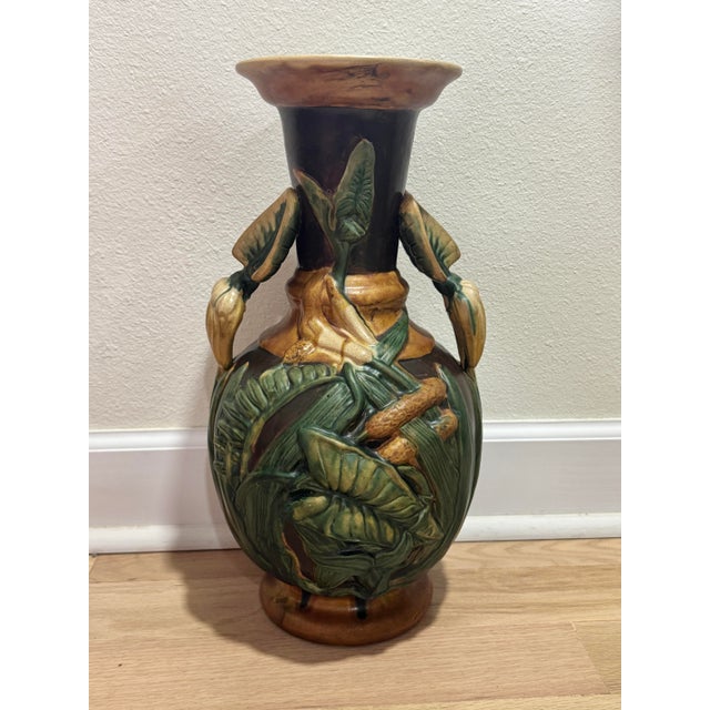 Vintage Sarreguemines Style Faience Vase For Sale In New Orleans - Image 6 of 8