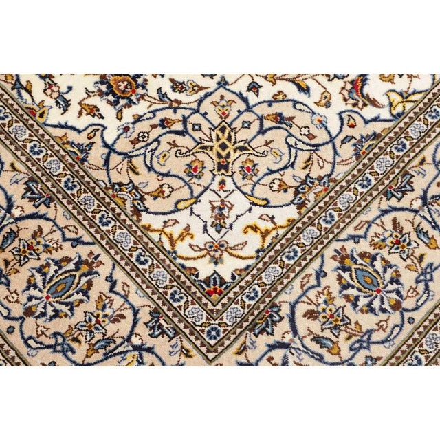 Kashan Rug in Hand-Knotted Wool For Sale - Image 6 of 11