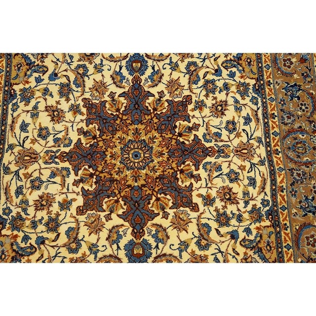 1940s 1940s Traditional Medallion Ivory Ground Vintage Isfahan Hand-Knotted Wool Rug For Sale - Image 5 of 5