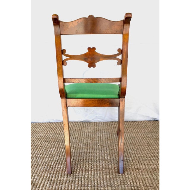 Traditional A Pair of English Regency Walnut Klismos Side Chairs, C. 1840 For Sale - Image 3 of 4