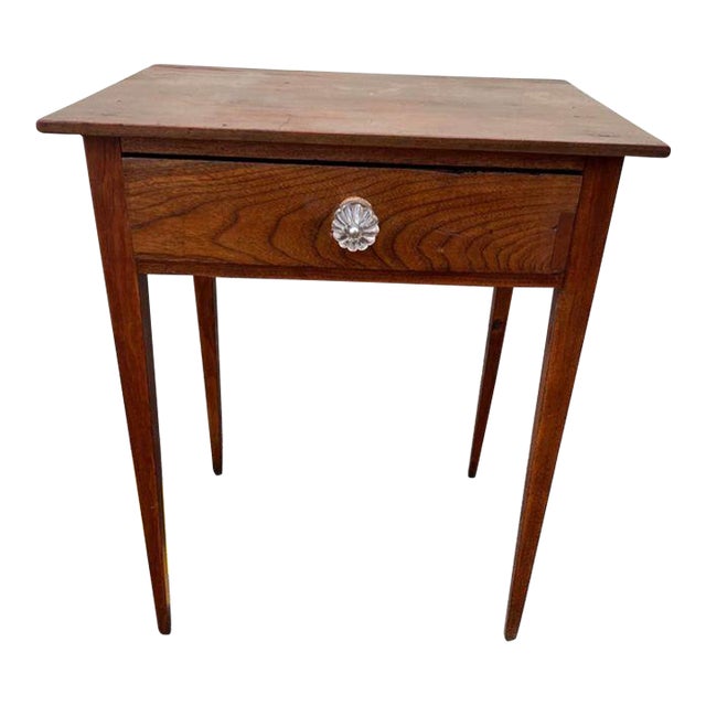 Antique 19th Century Early American Style Walnut Tapered Leg Single Drawer Work Table For Sale